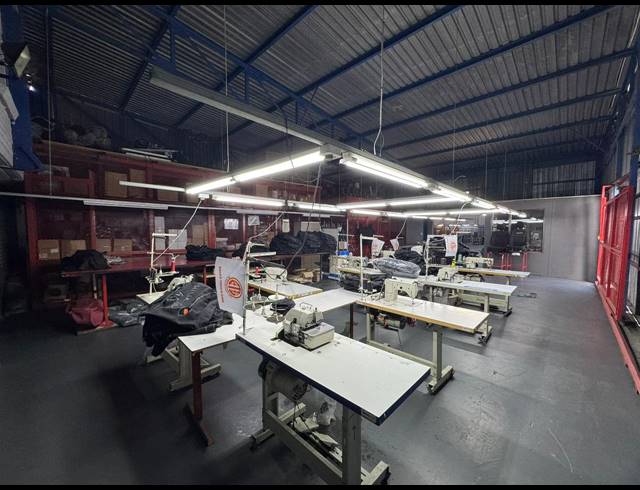2,991M² WAREHOUSE FOR SALE IN STORMILL